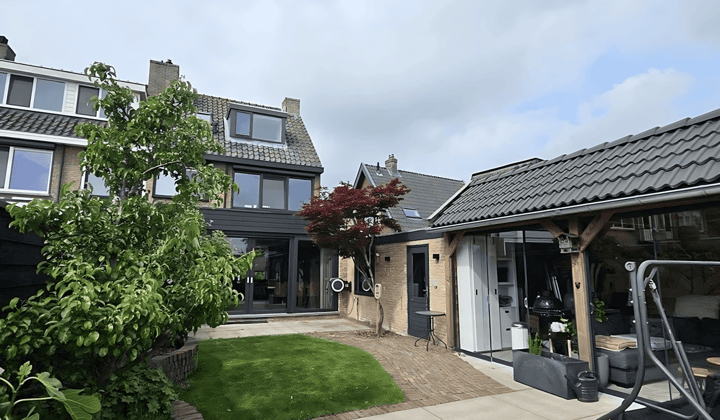Kamer | 140m² | €3250,-