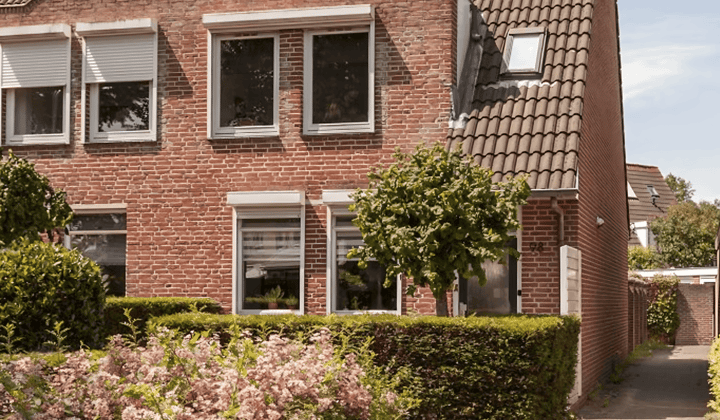 Huis | 90m² | €2100,-