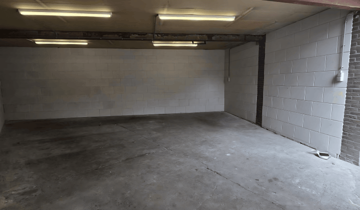 Opslagruimte · 44 m² · €350,-