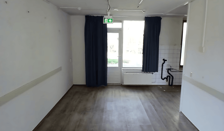 Anti-kraak woonruimte met balkon en tijdelijke huurovereenkomst