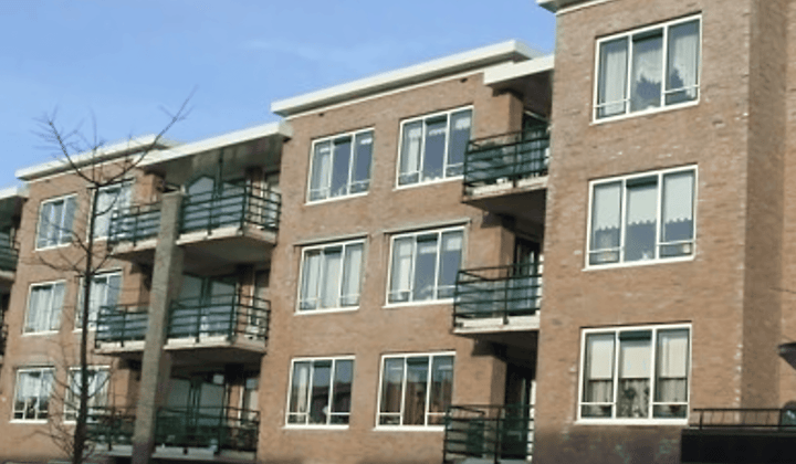 Seniorenwoning met balkon en parkeerplaats