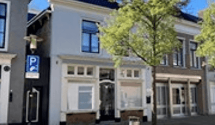Kamer | 240m² | €850,-