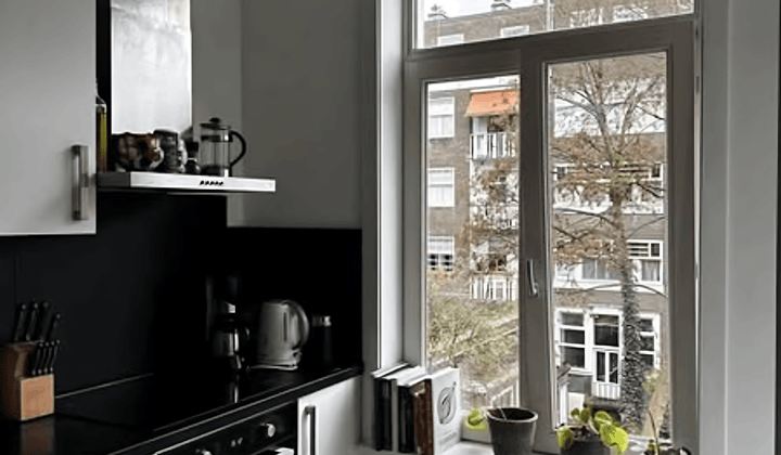 Lichte kamer 18m² in gedeeld appartement
