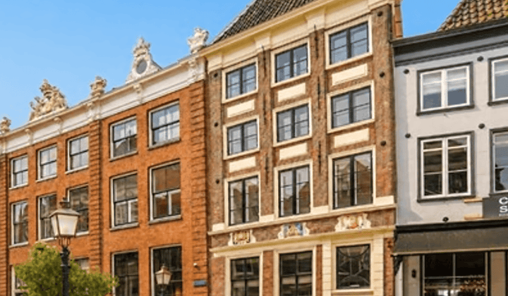 Gemeubileerd appartement met balkon en parkeerplaats