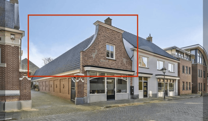 Kamer | 125m² | €1750,-