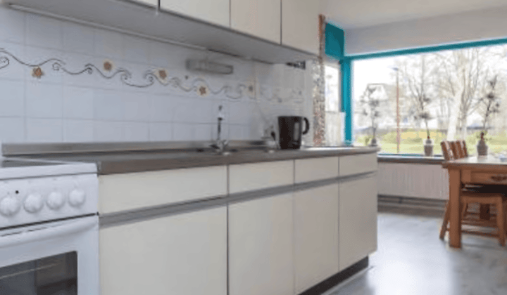 Kamer | 18m² | Buitenstede | €595,-