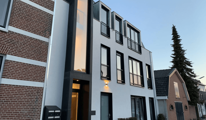 Gemeubileerd appartement met balkon en inclusief servicekosten