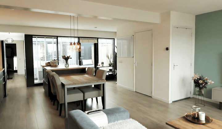 Gemeubileerd appartement met 1 slaapkamer en dakterras