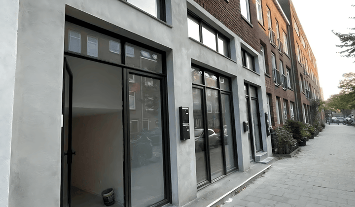 Bedrijfsruimte · 65 m² · €1250,-