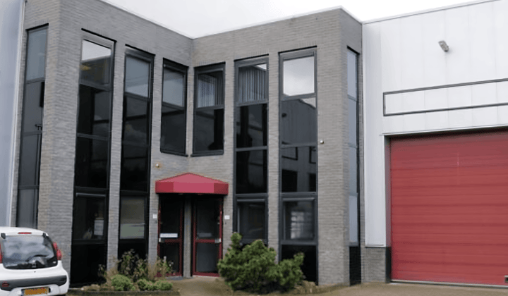 Bedrijfsruimte · 225 m² · €1800,-