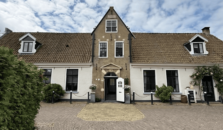 Gemeubileerd appartement met 1 slaapkamer en royale buitenruimte