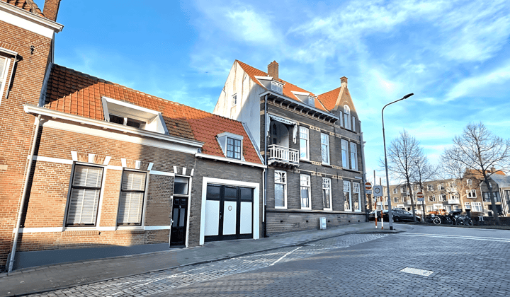 Gemeubileerd huis met balkon en wasmachine