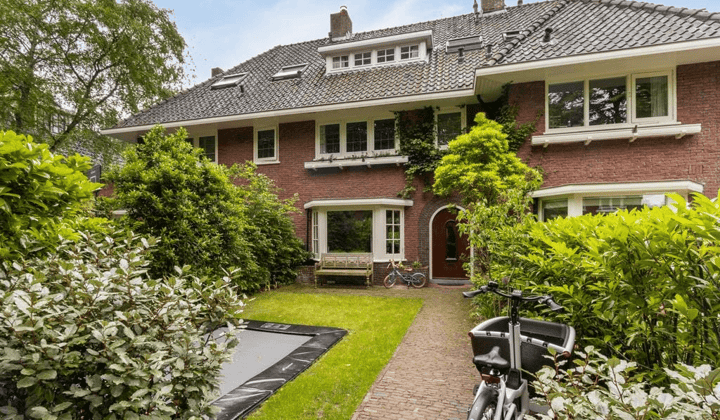 Huis · 160 m² · €3250,-