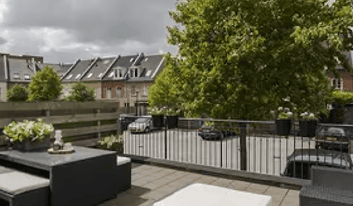 Kamer | 144m² | €2500,-