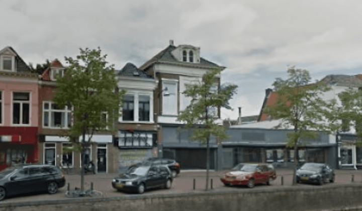 Gemeubileerde dubbele kamer met gedeeld terras en tuin