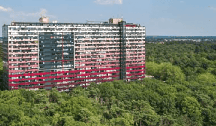 Gemeubileerd appartement met ruime kamer en gedeelde ruimtes