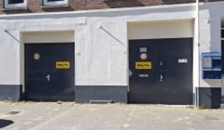 Kantoor · 325 m² · €3400,-