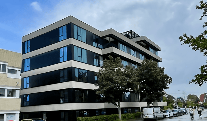 Gestoffeerde studio met wasmachine aansluiting