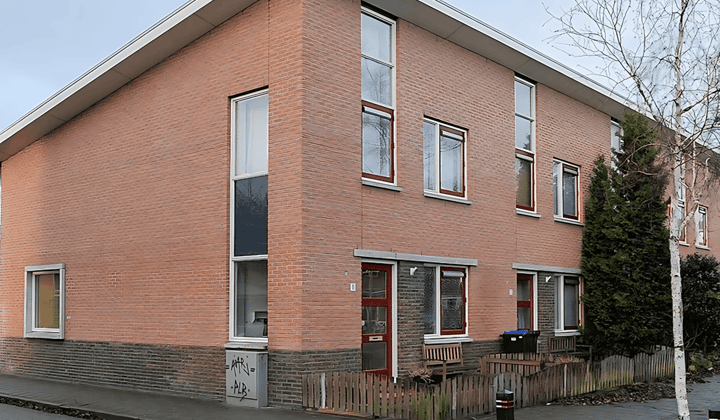 Tussenwoning met tuin en balkon