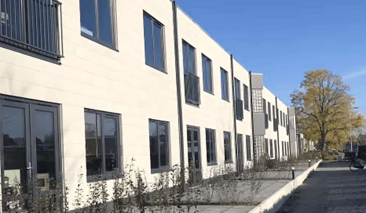 Appartement met tuin en eigen parkeerplaats