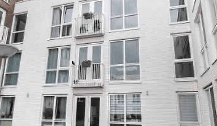 Gemeubileerd appartement met balkon en wasmachine