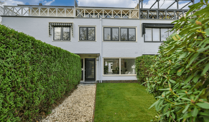 Ruime tussenwoning met tuin en balkon, 4 slaapkamers