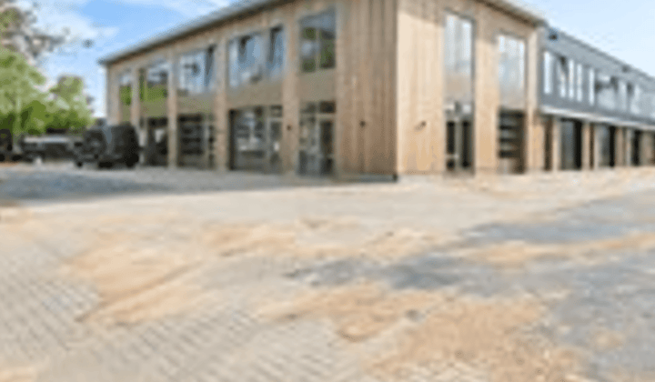 Bedrijfsruimte | 122m² | €1650,-