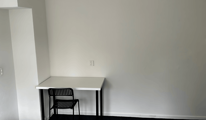 Kamer · 12 m² · €611,-