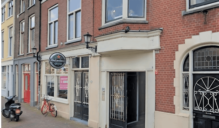 Gestoffeerde studio met inloopdouche en wasmachine