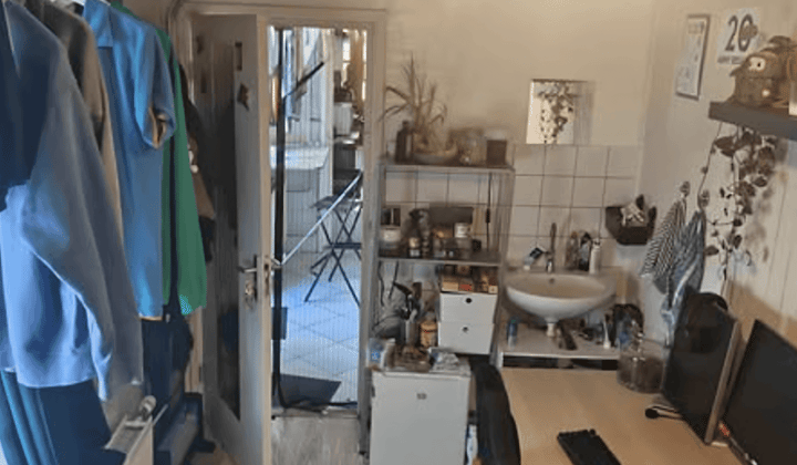 Studentenkamer met balkon en tuin