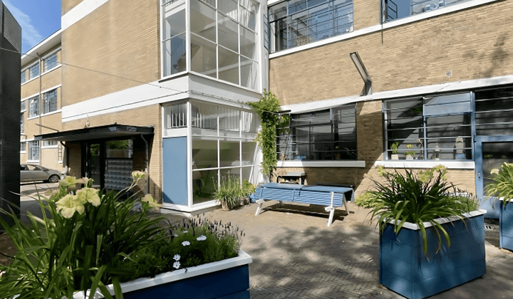 Studio · 40 m² · €1129,-