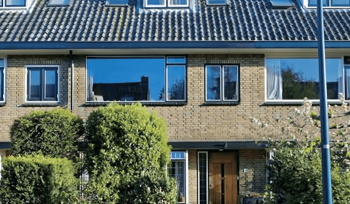 Gestoffeerd huis met tuin en balkon, tijdelijke verhuur