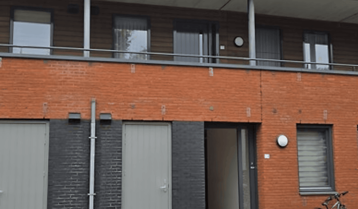 Appartement met tuin en parkeerplaats, rollatorvriendelijk