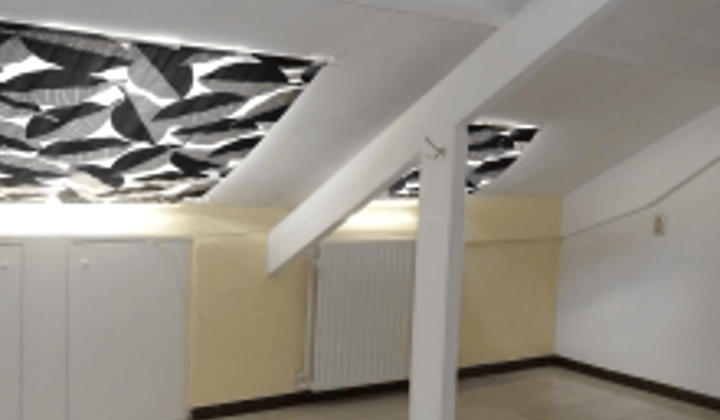 Gestoffeerde studentenkamer met wifi en gedeelde voorzieningen