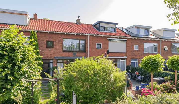 Eengezinswoning met tuin en gemeubileerd inclusief wasmachine