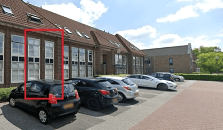 Appartement met balkon en parkeerplaats