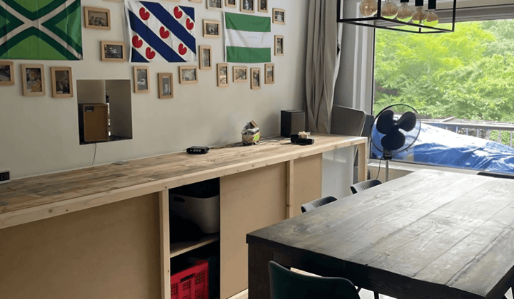 Studentenkamer met balkon en wasmachine inbegrepen