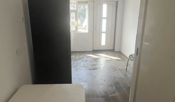 Studio · 18 m² · €1350,-