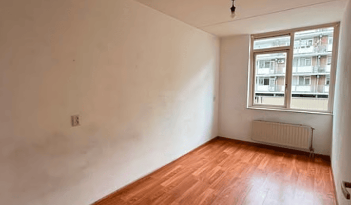 Huis · €1300,-