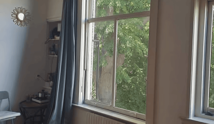 Studentenkamer met tuin en vrouwenhuis