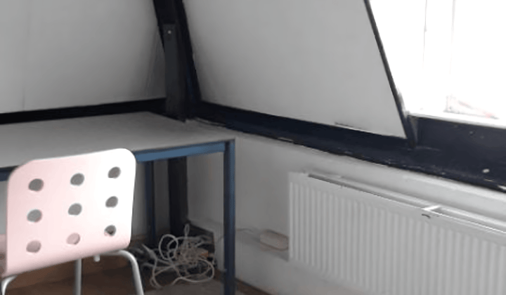 Kaal kamer met wasmachine en wifi, delen toegestaan