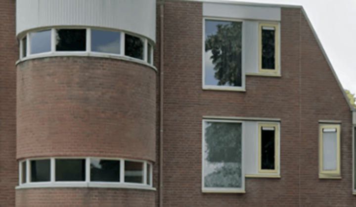 Appartement met 2 slaapkamers en balkon