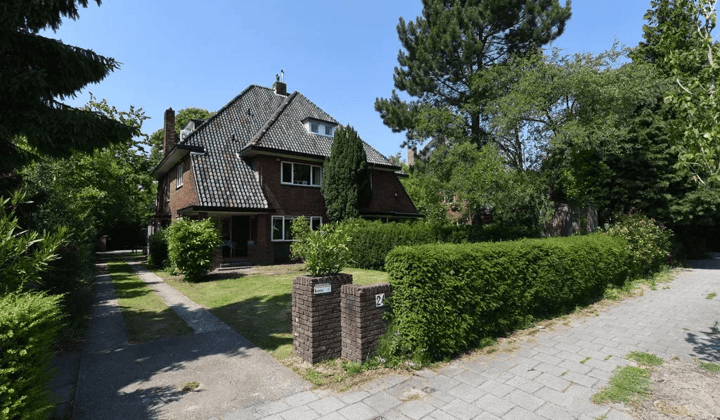 Huis · 241 m² · €6000,-