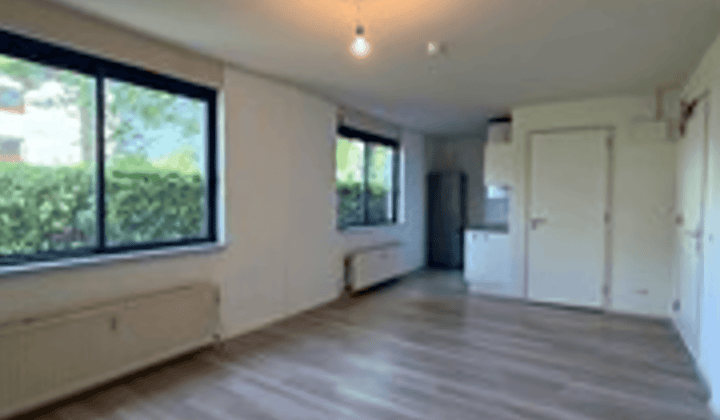 Studio · 33 m² · €980,-