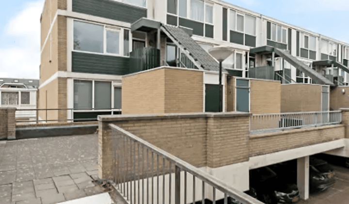 Maisonnette met 3 slaapkamers, balkon en parkeerplaats