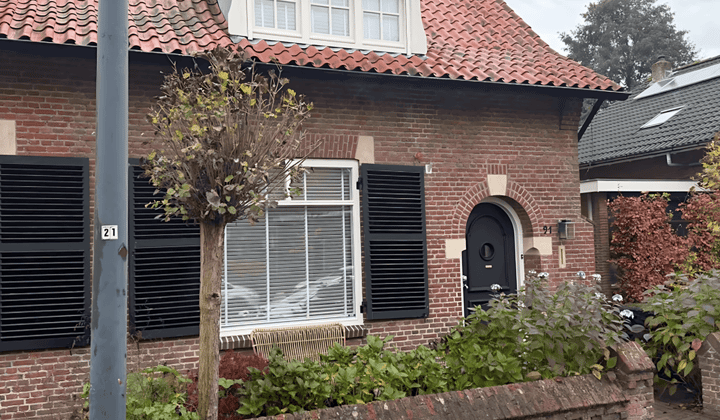 Huis · 151 m² · €2100,-