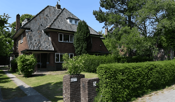 Huis · 241 m² · €6000,-