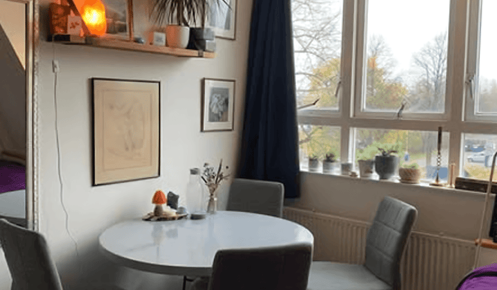 Kamer met Balkon en Wasmachine in Gemeenschappelijk Huis