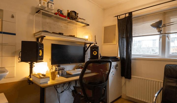 Gestoffeerde studentenkamer met wifi in centrum