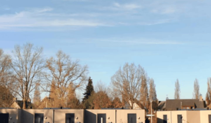 Studio met tuin en parkeerplaats in het centrum